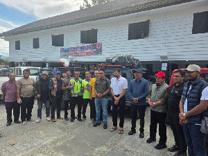 Mualem Lepas 10 Mobil Offroad Bawa Sembako ke Daerah Terisolasi di Gayo Lues
