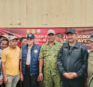 Nyak Dhien Serahkan 9 Ton Bantuan untuk Korban Bencana Aceh Tamiang