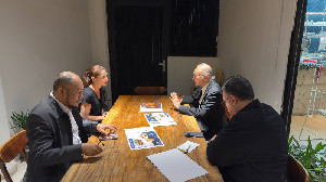 Wali Nanggroe Bertemu Konsul AS, Bicarakan Penanganan Pasca Bencana Aceh