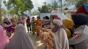 Tim Trauma Healing Polri Beri Dukungan Psikososial bagi Korban Banjir di Aceh Tamiang