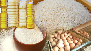 Jelang Nataru, Pemerintah Pastikan Pasokan Pangan Aman di Tengah Pemulihan Bencana Sumatera