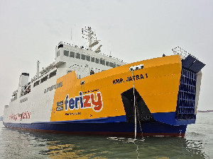 KMP Jatra I Bawa 44 Ton Bantuan untuk Korban Bencana Sumatera