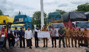 Mensos Gus Ipul Serahkan Bantuan Rp9 Miliar Lebih untuk Korban Banjir Aceh