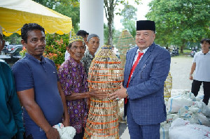 Bupati TRK Serahkan Alat Tangkap Ikan PUD kepada 211 Nelayan Nagan Raya