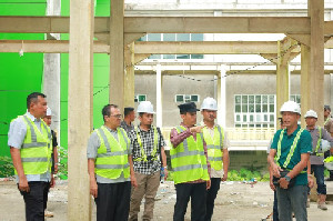 Bupati Aceh Barat Tinjau Progres RS Regional Meulaboh, Soroti Kekurangan Anggaran