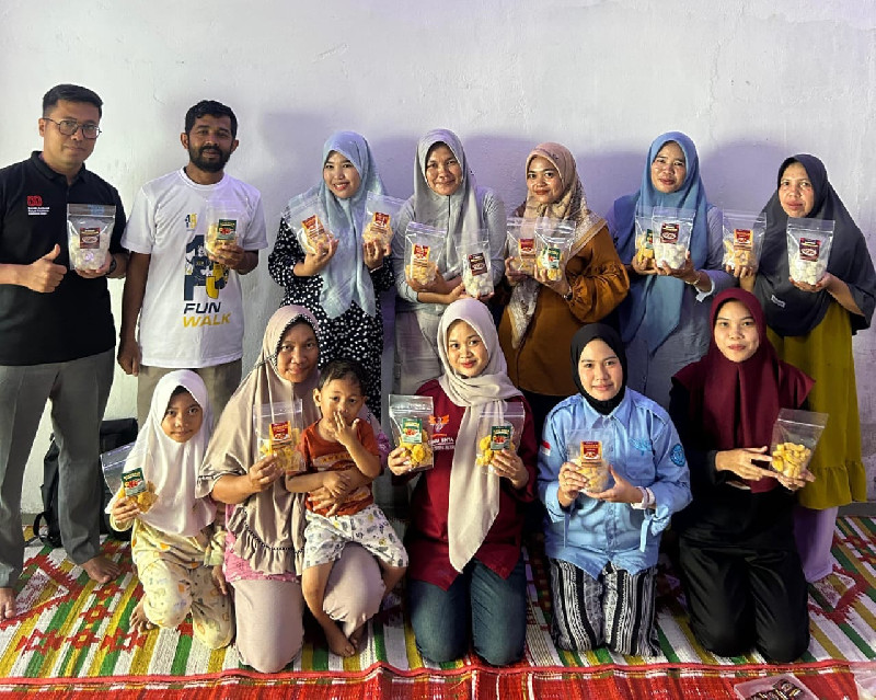 Akademisi UTU Bersama BEM FPIK Edukasi Peran Kemasan Produk untuk Nelayan di Aceh Barat
