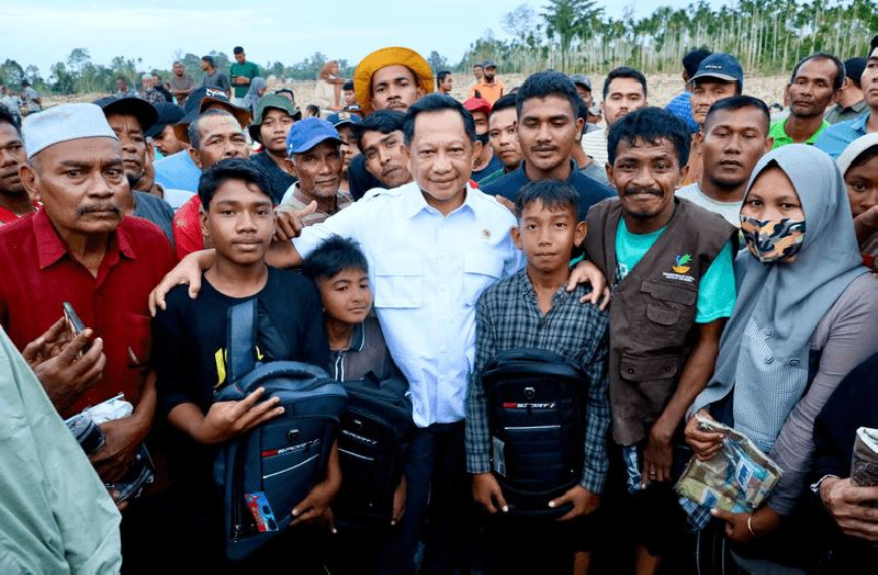 Tinjau Dampak Banjir Aceh Utara, Mendagri Salurkan Bantuan dan Dukung Pemulihan Ekonomi