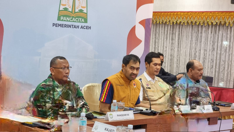 Mualem Instruksikan Pemda Fokus pada Kebutuhan Dasar Masyarakat Terdampak Banjir