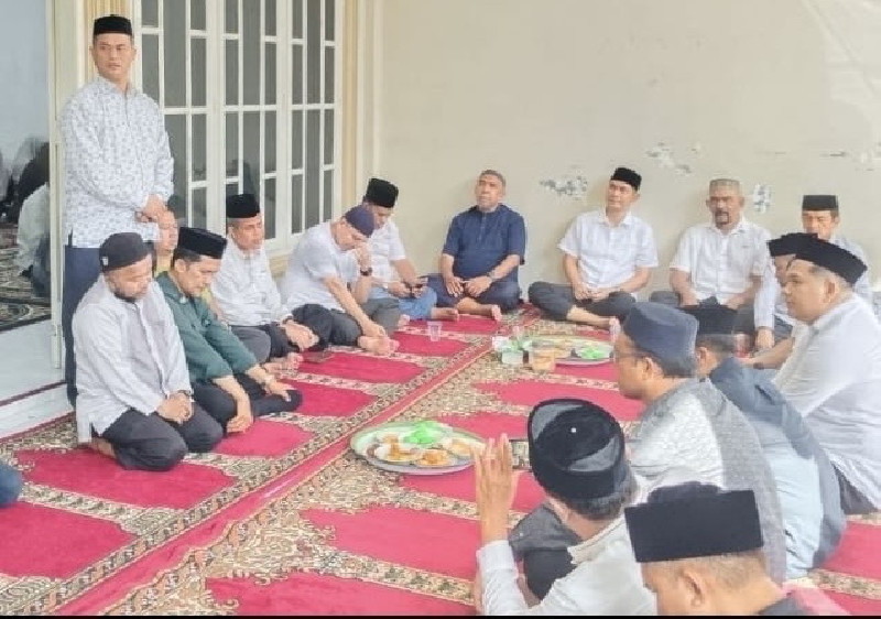 Sekda Aceh Melayat ke Rumah Abu Tu Min, Berbelasungkawa atas Wafatnya Sang Istri