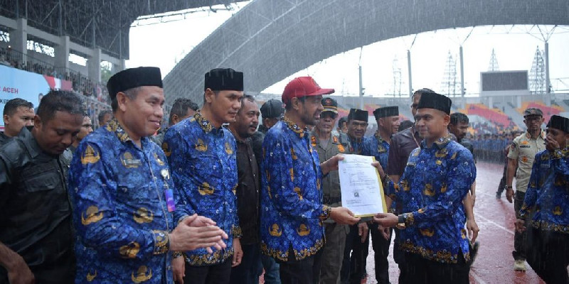Di Bawah Hujan, SK Itu Akhirnya Datang