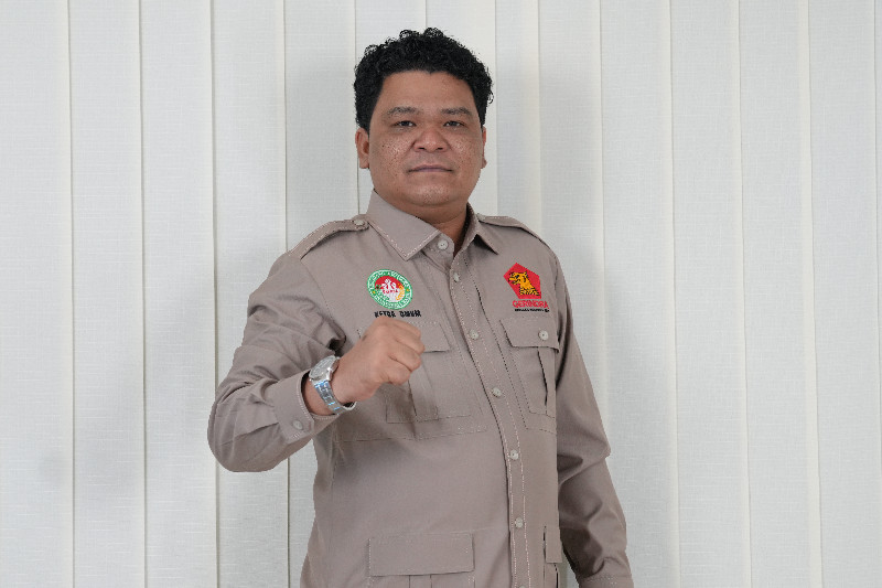 Presiden Prabowo Anugerahkan Satya Lencana kepada Don Muzakir