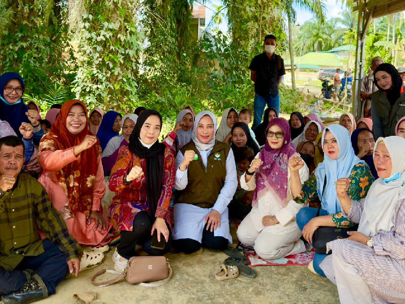 Ketua DWP Aceh Salurkan Bantuan Pemulihan Pascabanjir di Aceh Tamiang