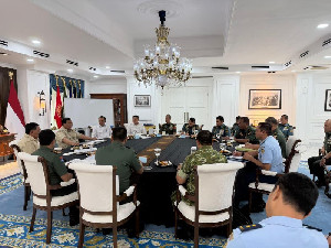 Perkuat Arah Pertahanan, Prabowo Kumpulkan Pimpinan TNI di Istana
