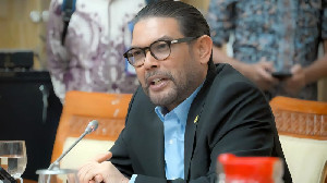 Nasir Djamil Apresiasi Sikap Presiden Terima Bantuan Asing untuk Korban Banjir Sumatera