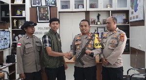 Warga Bener Meriah Serahkan Senjata Api Rakitan ke Polres