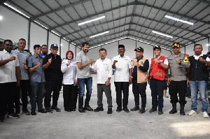 Gubernur Aceh Terima Bantuan PMI Nasional yang Diserahkan oleh Jusuf Kalla