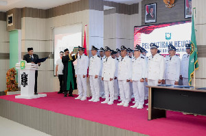 Wali Kota Sabang Lantik 18 Keuchik, Tekankan Amanah dan Disiplin Pemerintahan Gampong