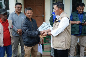 Banjir Bandang Atu Gajah, Bupati Aceh Tengah Serahkan Bantuan dan Layanan Adminduk