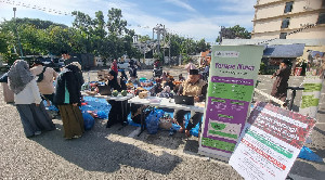 Belanja Sambil Berbagi, Masjid Oman Al-Makmur Gelar Bazar Sayur Bantu Petani Penyintas Bencana