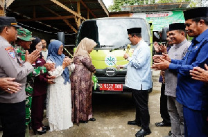 Perkuat Pengelolaan Lingkungan, Pemkab Aceh Tengah Hibahkan Dump Truck ke Bank Sampah