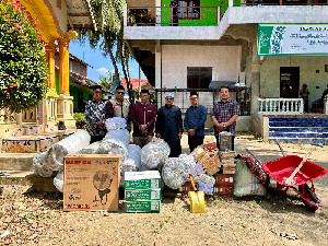 Pemerintah Aceh Serahkan Bantuan Untuk Dayah Terdampak Bencana