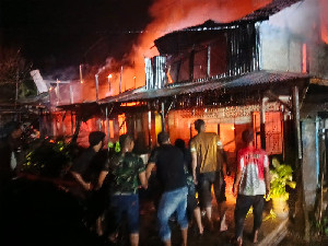 Lima Rumah Terbakar di Gampong Simpang Tiga Kluet Utara, Api Berhasil Dipadamkan