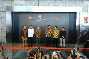 Ketua OJK dan Dua Pejabat Pengawas Mundur, Ada Apa?