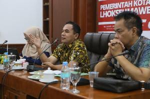 Tegas! Wali Kota Lhokseumawe Ingatkan RS dan Klinik Wajib Patuhi UMP