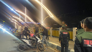 Tiga Wanita dan PKL Ditertibkan Satpol PP WH di Jembatan Pante Pirak