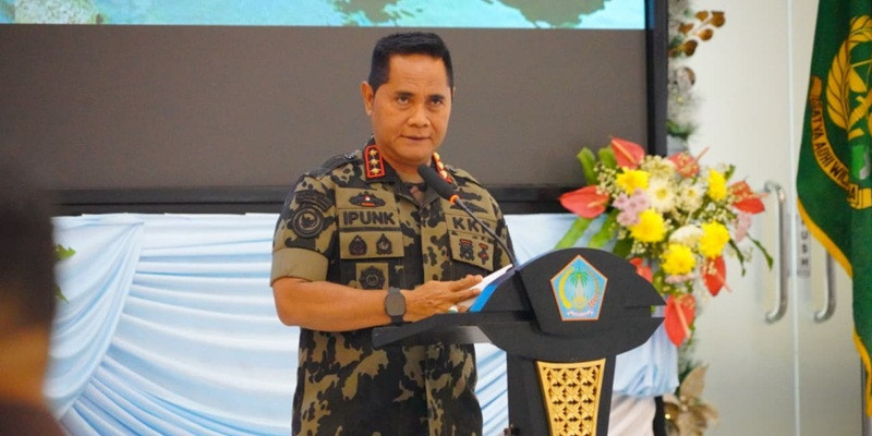 KKP Terapkan Tangkap-Manfaat, Dua Kapal Ilegal Diserahkan ke Sulut