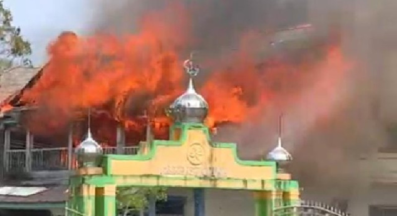 Kebakaran Hanguskan 3 Rumah di Simeulue Timur, Wabup Turun Langsung ke Lokasi