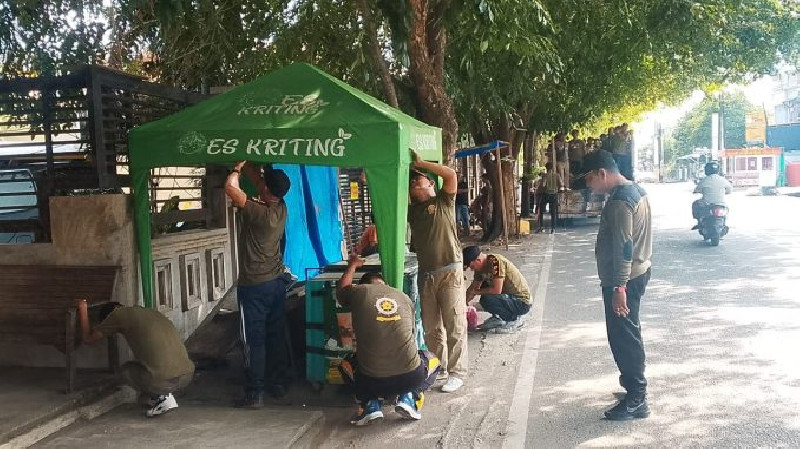 Puluhan Barang Dagangan PKL di Jalan AMD Diamankan Satpol PP WH Banda Aceh