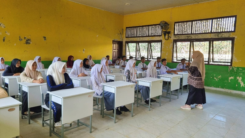 Buku dan Seragam Jadi Kebutuhan Mendesak Siswa Penyintas Banjir di Aceh