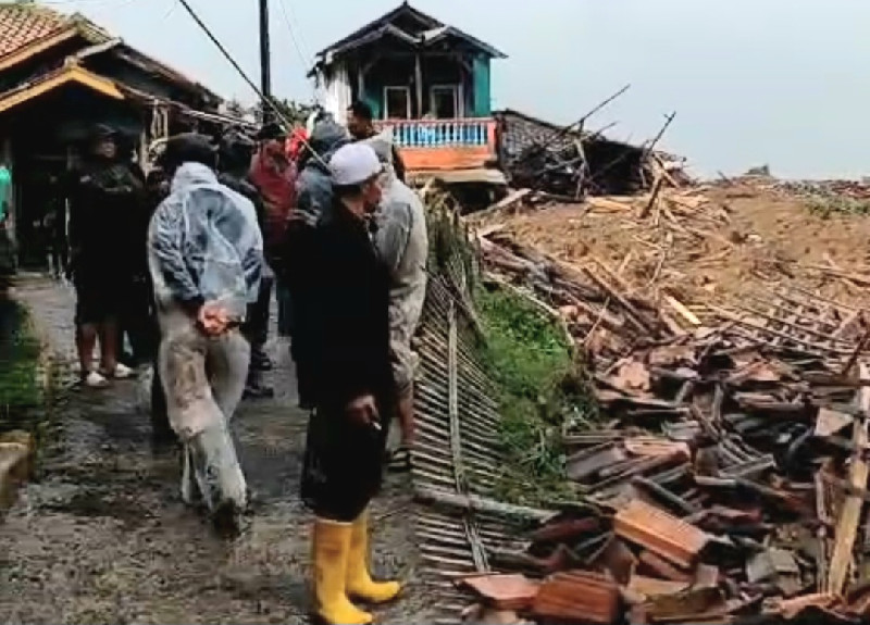Longsor Pasir Langu Bandung Barat: 9 Tewas, 81 Orang Masih Dicari