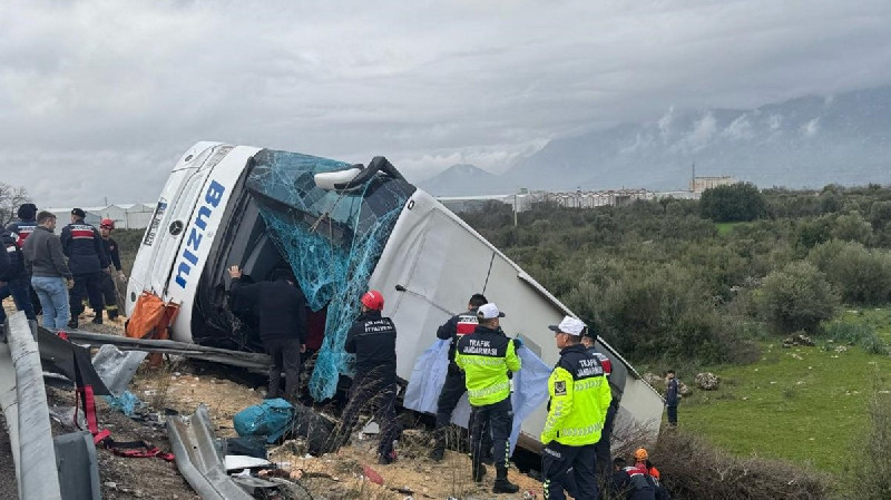 Tragis! Bus Terjun di Antalya, 8 Tewas dan Puluhan Luka Parah