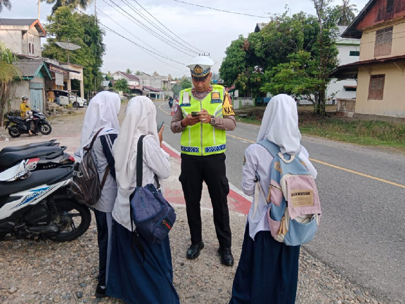 Operasi Keselamatan Seulawah 2026, Polres Aceh Selatan Edukasi Pengguna Jalan dan Pelajar