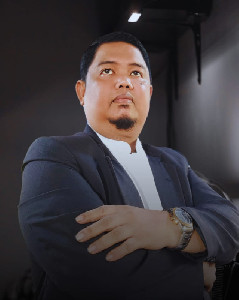 Menggergaji Mualem, Memakzulkan Nasir