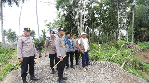 Kapolda Aceh Tinjau Jembatan Bailey Jeunieb, Tekankan Sinergi Pulihkan Akses Warga
