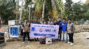 UIN Ar-Raniry dan ITS Pasang IPAM Portabel untuk Korban Banjir di Bireuen