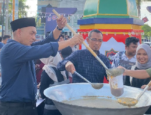 200 Paket Ie Bu Peudah Ludes dalam Sejam di Peukan Raya Ramadan