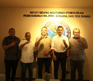 &lrm;Jelang Ramadhan, Sekda Aceh Koordinasi Percepatan Pembangunan Huntara dengan Kemenko Infrastruktur