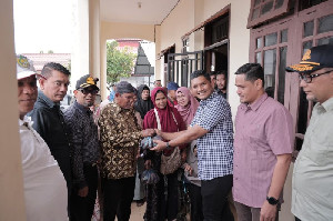 Pemko Banda Aceh Salurkan 200 Paket Daging Meugang untuk Penyandang Disabilitas