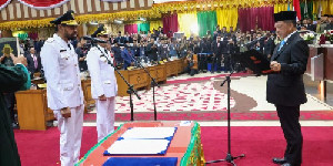 Setahun Mualem-Dek Fadh: Fokus Tata Syariat hingga Akselerasi Pendidikan Aceh