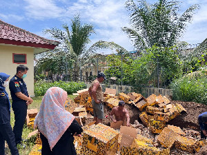 796 Kg Kulit Hiu dan Pari Ilegal Dimusnahkan, KKP: Pelaku Usaha Jangan Coba-coba!