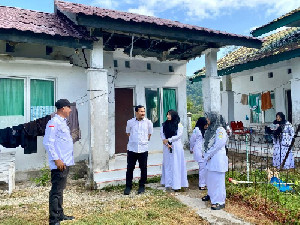 Tinjau Langsung, Plt Kadinkes Aceh Besar Kaget Lihat Kondisi Puskesmas Pulo Aceh