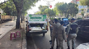 Jualan Edamame di Depan DPRA, PKL Ini Kena Sita Satpol PP
