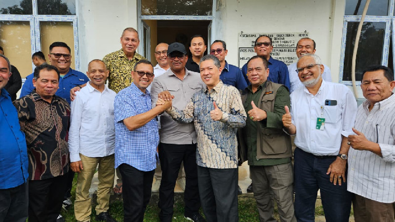 Safrizal ZA Satukan Tangan Rektor USK dan Rektor USK Terpilih