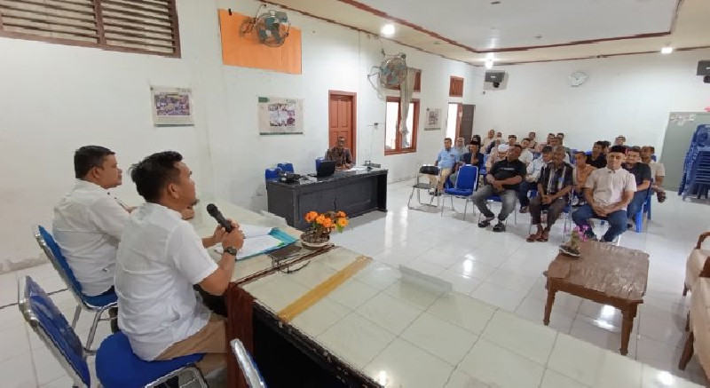 Camat Husaini Tekankan Transparansi Pemilihan Tuha Peut di Darul Kamal