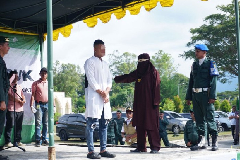 7 Pelaku Pesta Miras dan Seks di Aceh Besar Dicambuk