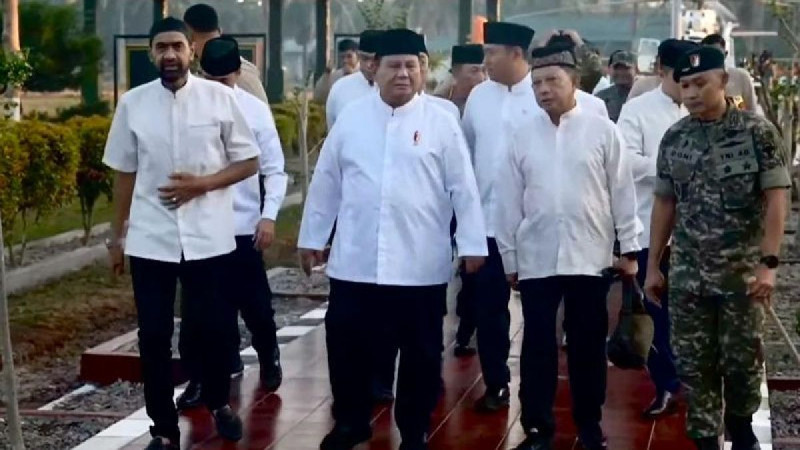 Prabowo Salat Id di Aceh Tamiang, Warga Padati Masjid Darussalam